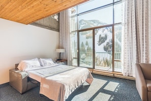 2 Schlafzimmer, Schreibtisch, Bügeleisen/Bügelbrett, kostenloses WLAN