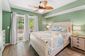 3 bedrooms, iron/ironing board, free WiFi, bed sheets - Kingston Cumberland 2B split level loft,pool,Beach (Myrtle Beach)
