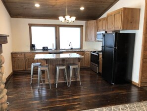 Cabane Exclusive | Cuisine privée | Réfrigérateur, micro-ondes, lave-vaisselle, cafetière/bouilloire