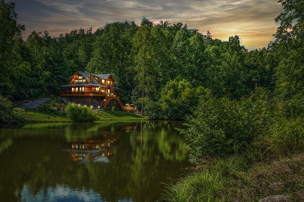 Exterior - New Millon Dollar Cabin on a Peaceful, Secluded, Tranquil, Fishing Pond/Lake 
   (Pigeon Forge)
