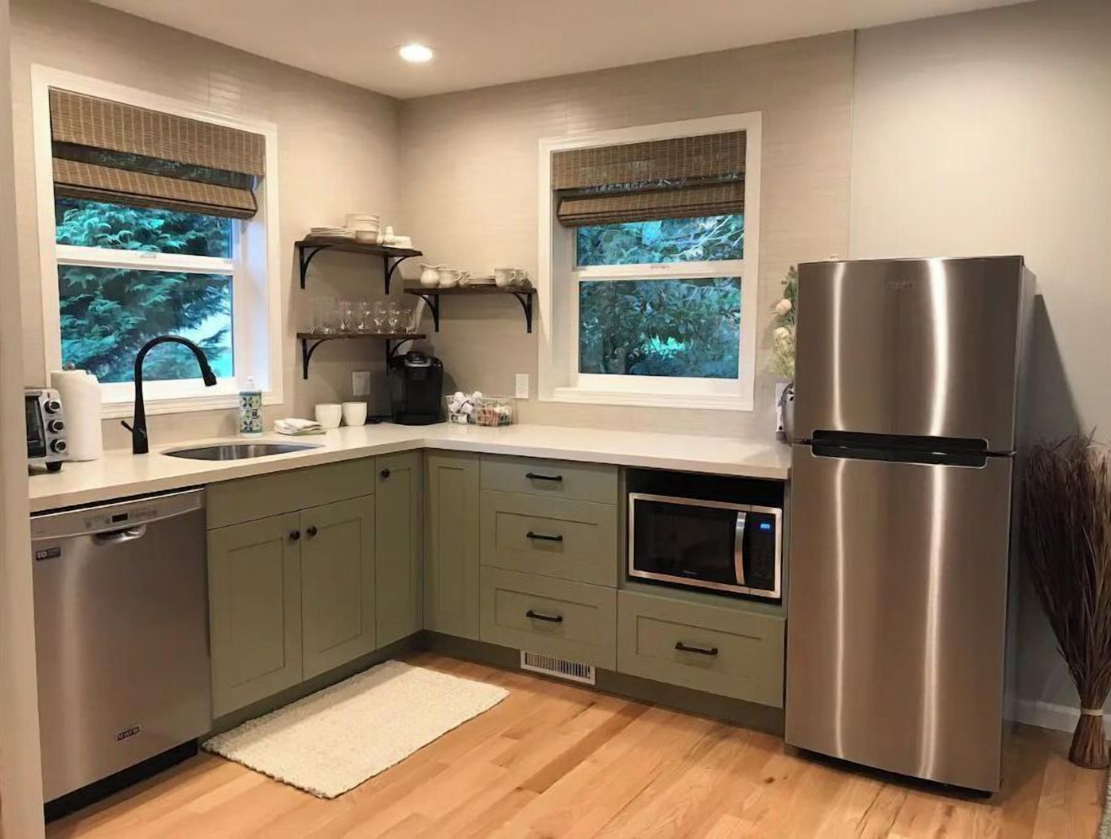 雪櫃、微波爐、洗碗機、咖啡機/沖茶器