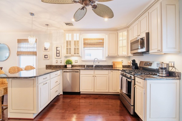 Frigorífic, microones, forn i placa de cuina