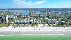 Beach nearby, sun loungers, beach towels