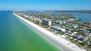 Beach nearby, sun-loungers, beach towels