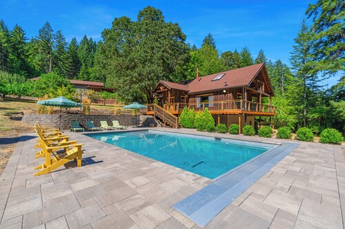 Starlight Lodge with Private Pool & Game Room