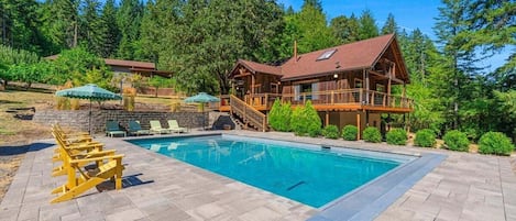 Et oppvarmet basseng