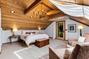 4 bedrooms, iron/ironing board, travel crib, free WiFi