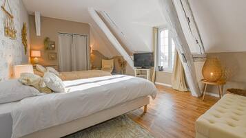 4 camere, culla da viaggio, Wi-Fi gratuito