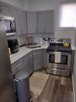 Frigorífic, microones, forn i placa de cuina