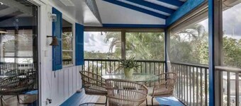 Manatee Pocket! 3 Bedrooms 1 Bathroom. Right on the water!