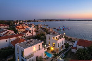 Exterior - Exclusive beachfront Villa Four Seasons in Vrsi (Vrsi)
