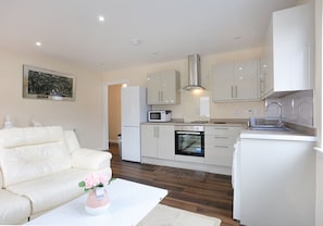 Fridge, microwave, oven, coffee/tea maker