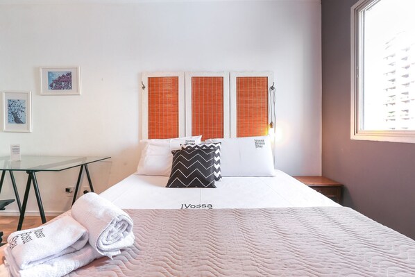 2 bedrooms, iron/ironing board, Internet, bed sheets