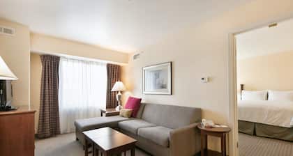 1 Bedroom Suite | FREE Breakfast + Laptop-friendly