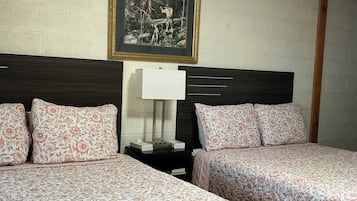 Classic Room | Desk, free WiFi, bed sheets