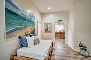 3 habitaciones, tabla de planchar con plancha, cuna de viaje y internet