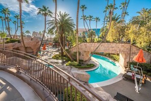 Outdoor pool - Beautiful MGM GRAND (Las Vegas)