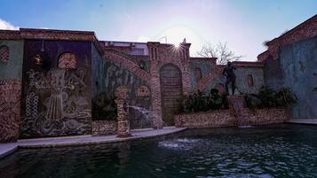 Piscina all'aperto, con ingresso dalle 09:00 alle 22:00, lettini