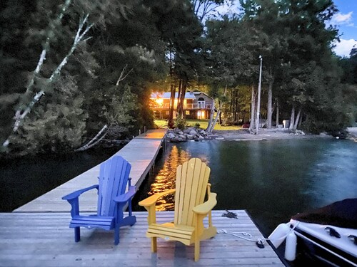 Playa Salvador Executive Cottage - Redstone Lake