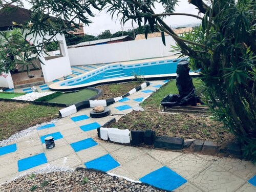 7bed Lux House-B w/ Pool & Mini-Golf-Walk to Airport