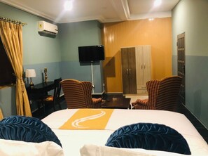 7 habitaciones y wifi 