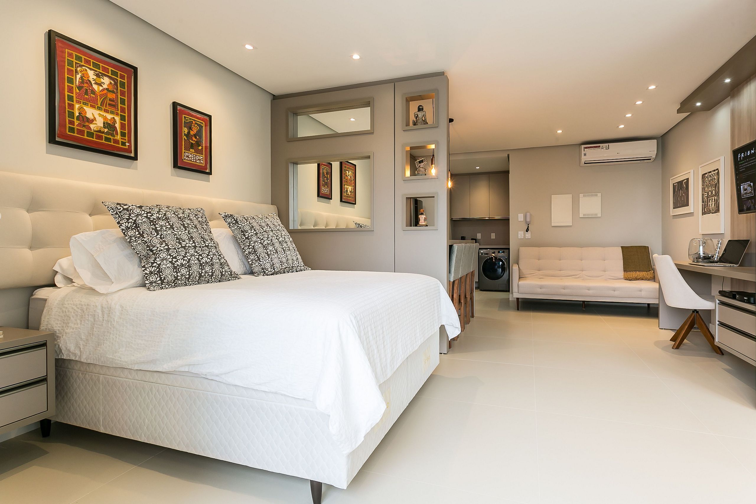 1 slaapkamer, een strijkplank/strijkijzer, wifi, beddengoed