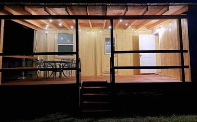 2 Cozy bedroom house W/ huge patio!