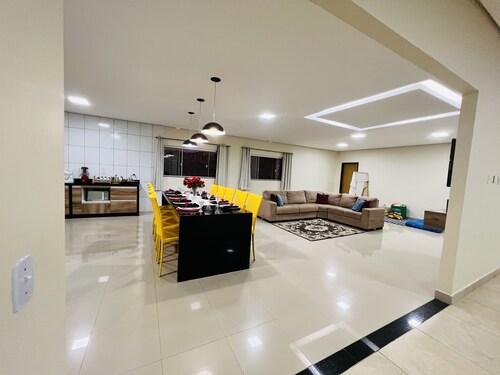 Cozy house on the shores of Lake Corumbá in Alexânia - GO