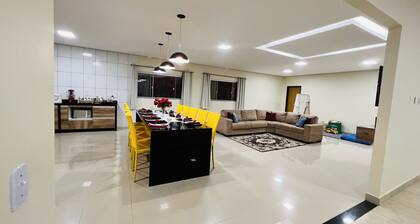 Cozy house on the shores of Lake CorumbĂĄ in AlexĂąnia - GO