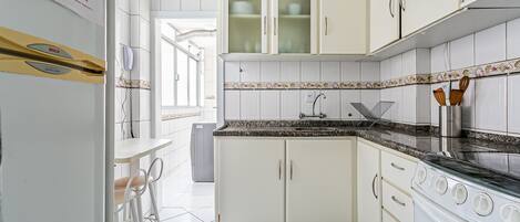 Fridge, microwave, oven, coffee/tea maker