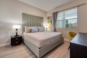 4 bedrooms, iron/ironing board, travel cot, WiFi - VCR1-104 - Reserve Deluxe Condo - Modern Decor (Orlando)