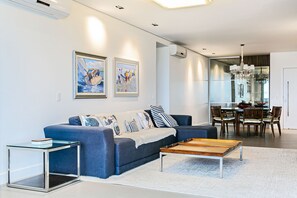 TV, video library - WI-FI 200MB | 350m from Jurerê Beach #JA22 (Florianópolis)