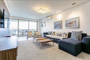 TV, video library - WI-FI 200MB | 350m from Jurerê Beach #JA22 (Florianópolis)