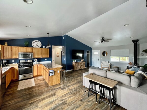 Interior - Private Home on Hatcher Pass (Willow)