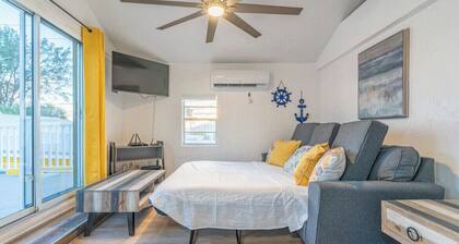 Lovely 1 bedroom with partial water view