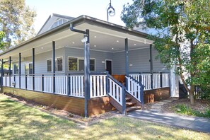 Exterior - Anais Hat Head 5 Bedroom House 10 Guests (Hat Head)