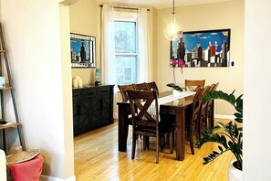 Luokittelematon kuva, 5 kautta 24, painike