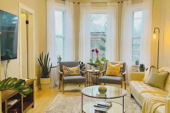 Luokittelematon kuva, 1 kautta 24, painike