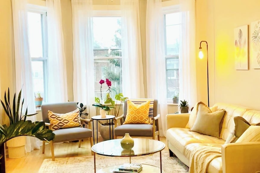 Bright Upper-level 3br Chicago King Walkable - Evanston, IL
