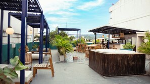 Bar (in der Unterkunft)