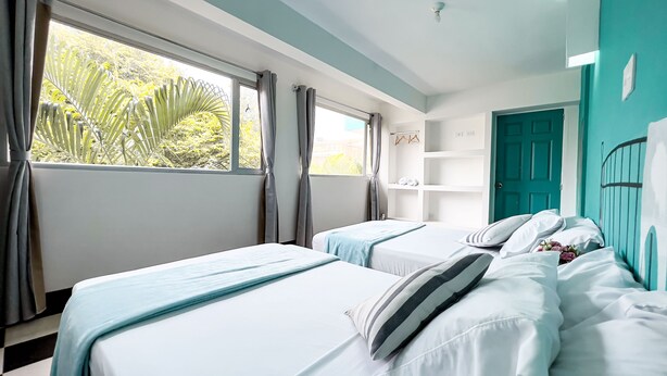 Standard Twin Room | Iron/ironing board (on request), WiFi (free) - Puerta Aqua Hostel (Santa Marta)