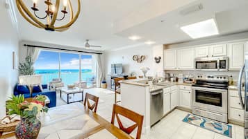 Family Condo (13428 Blue Heron Beach Drive, Orlando) | Private kitchen | Espresso maker