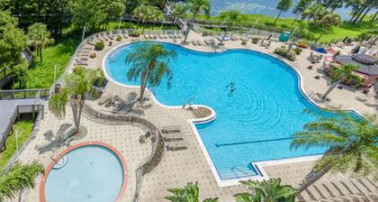 Lakefront Resort in Heart of Orlando Attractions - Tu Casa Vacations