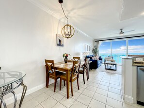 Family Condo (13428 Blue Heron Beach Drive, Orlando) | Living area