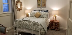 3 bedrooms, desk, iron/ironing board, WiFi