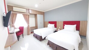 Superior Twin Room | Desk, laptop workspace, free WiFi, wheelchair access