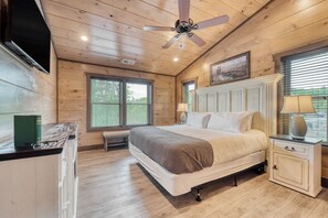 12 bedrooms, travel cot, free WiFi, bed sheets