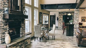 Smart TV, fireplace