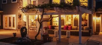 Romantic Honeymoon Suite in Bed & Breakfast