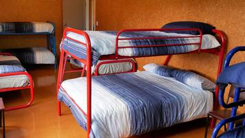 4 bedrooms, bed sheets